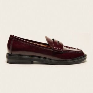 C.Paravano Genuine Leather
Penny Loafers Burgundy
Size 39.5 or women 8.5-9 us